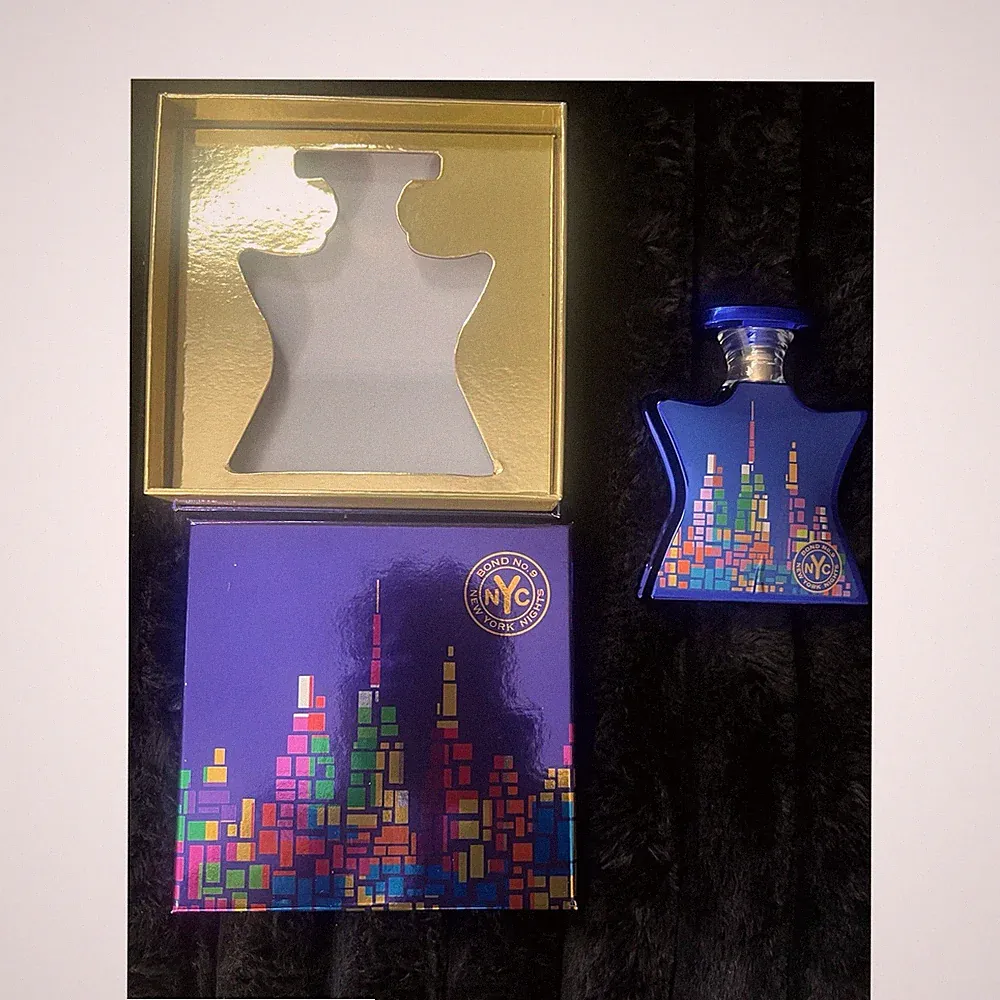 Bond No. 9 New York Nights Unisex Fragrance Cityscape Design Bottle & Box